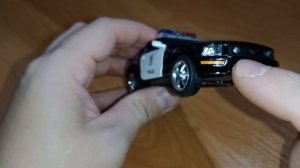 Обзор масштабной модели полицейского автомобиля Ford Mustang.mp4