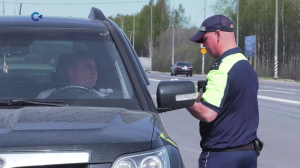 Сотрудники ГИБДД провели рейд на трассе «Кола»