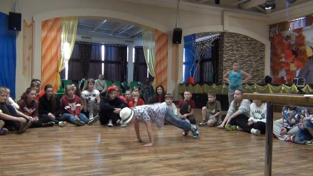 OGi, Alina*StrekOZka*, Lera смотреть онлайн