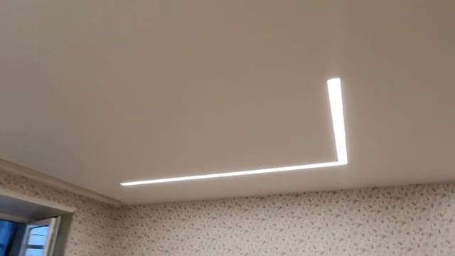 натяжной потолок с освещением из световых линий. смотреть онлайн