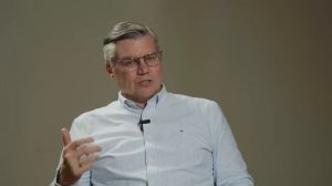 В погоне за статусом _ Час трендов с Евгением Бахмутским