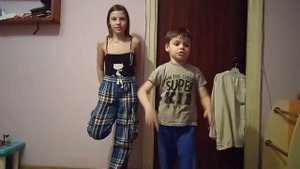 карате до, урок карате 6 років, шпагат, юний каратист
