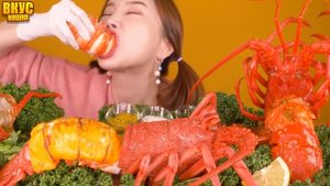 ОГРОМНЫЙ И АППЕТИТНЫЙ  ЛАНГУСТ ? #Shorts