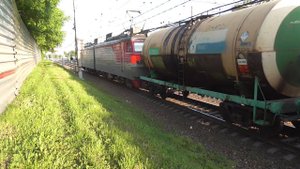 ВЛ11-507 с товарным составом