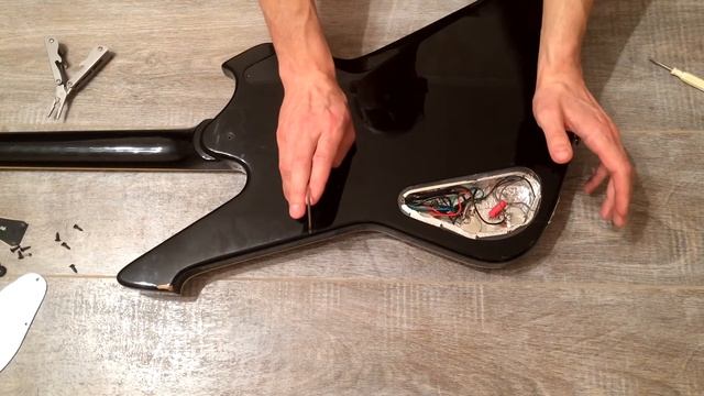 Разбор Washburn PS1800 (replica) смотреть онлайн