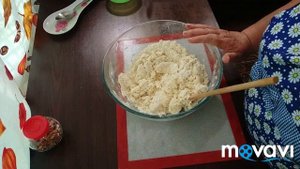 Тертый пирог с вареньем и творогом.