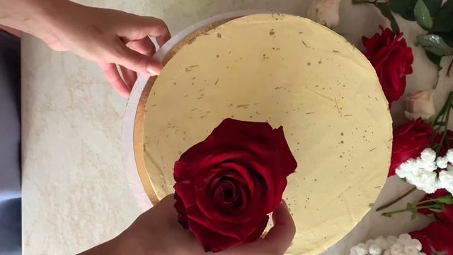 Эффектное украшение торта! Как самостоятельно украсить торт живыми цветами и сферы из шоколада