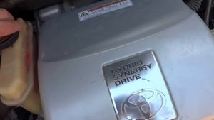 Замена водяной помпы на Toyota Prius