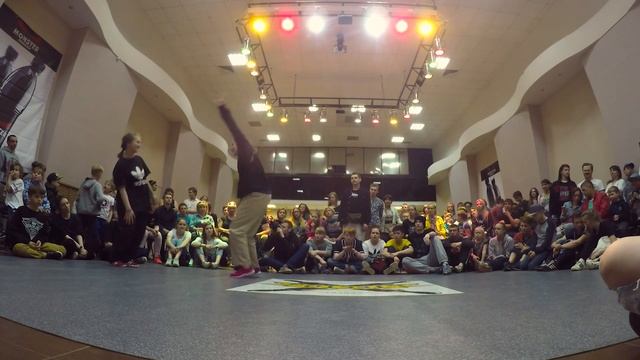 HIP HOP до 3-х лет опыта | 1/4 | Анастасия Скрипова vs Бедретдинова Мари смотреть онлайн