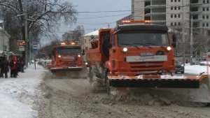 Ярославские коммунальные службы устраняют последствия снегопада