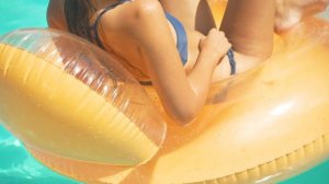 Надувное плавающее кресло Intex со спинкой, 137х122 см 58889