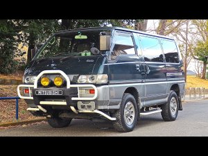 1991 Mitsubishi Delica Star Wagon 4WD Turbo Diesel. Обзор автомобиля. Интерьер и экстерьер.