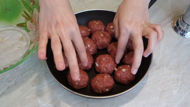 МЯСНЫЕ ШАРИКИ В СОУСЕ. ТЕФТЕЛИ БЕЗ РИСА. БЫСТРО И ВКУСНО. смотреть онлайн