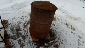 ДЕРЕВНЯ, ЛЕС, БОЧКА ДЛЯ СЖИГАНИЯ МУСОРА
