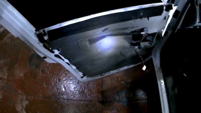 Как снять обшивку двери со снятием стёкол Mercedes-Benz Vito 2 (W639) ➤ Пошаговое руководство смотреть онлайн