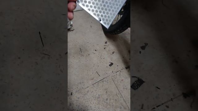 защита радиатора из воздушного фильтра. африка. смотреть онлайн