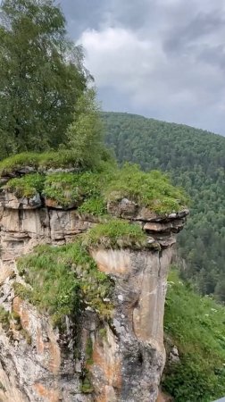 Парящие скалы аватара на Джилы Су