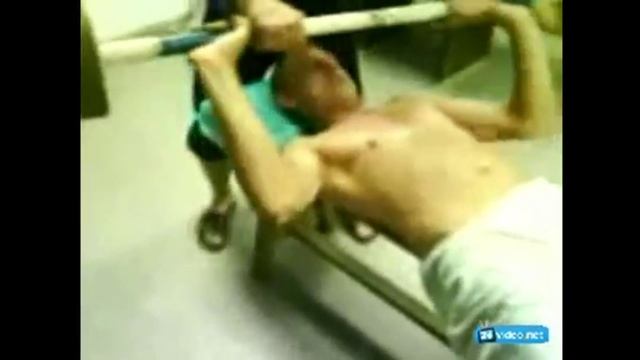 Крутой колхозный штангист(прикол).mp4 смотреть онлайн