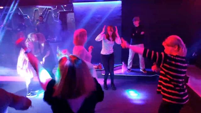 Клуб Папанин. Санкт-Петербург Ретро Дискотека  Клуб Папанин. Retro Disco Club Papanin смотреть онлайн