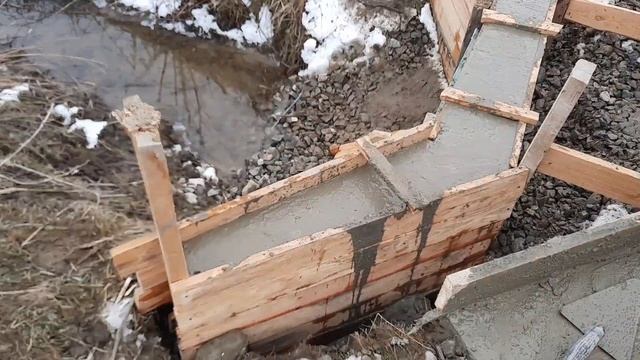Наконец-то залили борта моста через канаву! Зимнее бетонирование/ РАЗБИЛ БЕТОНОМЕШАЛКУ...