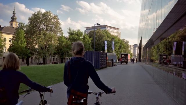 SONY A7II + ZEISS 35mm 2.8 @ Donaulände Linz 1080P Handheld смотреть онлайн