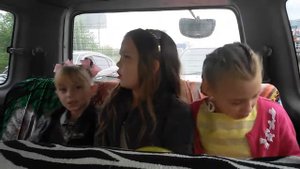 Поем песню Черный пистолет с подругами