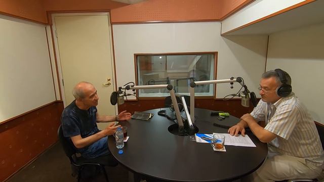 «Открывая книгу с… героем». Е.Л.Бершин, поэт, писатель, журналист смотреть онлайн