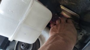 течет расширительный бачок приора
