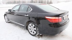 Автомобиль Лексус LS460 2007 года. Lexus LS460 2007 Car
