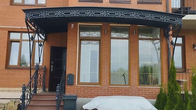 Изготовление кованых перил и козырек Московская область