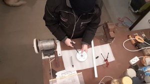 Как Сделать БОЕВУЮ ВЕРТУШКУ из DVD дисков