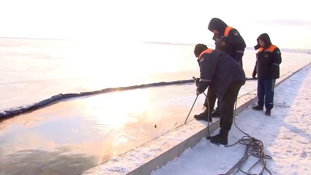 Экологическое бедствие. В Волгу сбросили отработанный солидол
