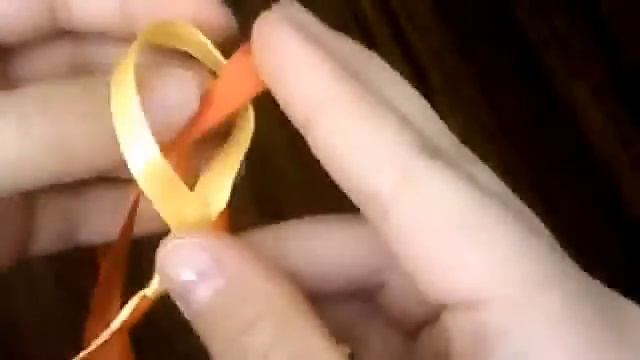 Урок №4 Как сплести фенечку из атласных лент