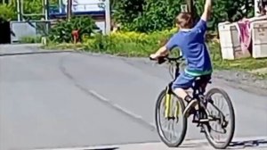 Я катаюсь на велике ???