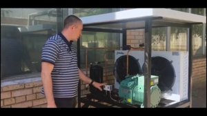 Большая холодильная камера, склад для кондитерских изделий