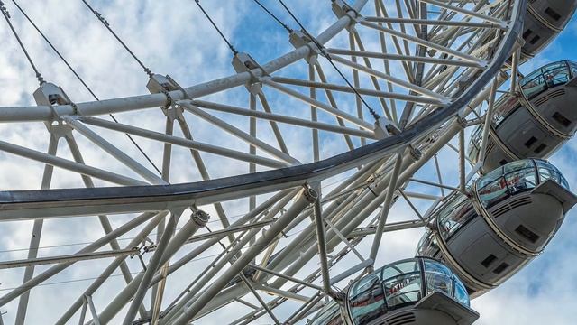 Rhian Sheehan. We Danced Under a Broken Sky смотреть онлайн