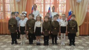 Коллективное творчество песня «Плечом к плечу» Слова: Н.Наскалова, Н.Павленко,муз.Н.Наскалова