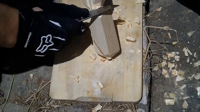 AUS8 против китайской 8Cr13MoV. Тест на древесине. смотреть онлайн