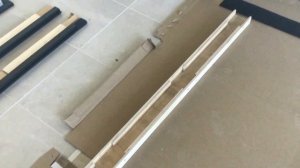 Установка деревянного пенала для раздвижных межкомнатных дверей купе. Sliding compartment doors.