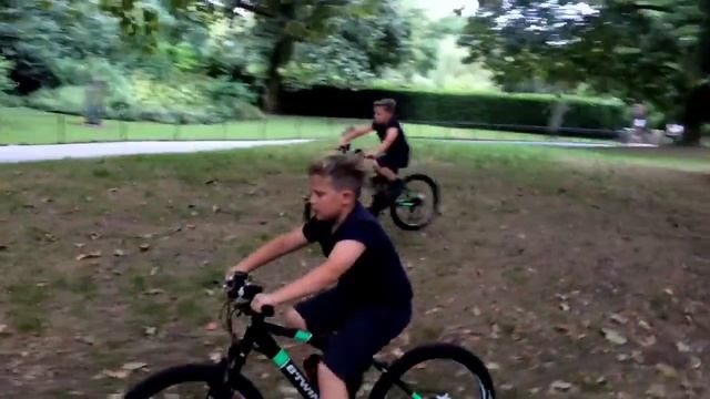 B'TWIN ROCKRIDER 700 24" MOUNTAIN BIKE REVIEW (DECATHALON) смотреть онлайн