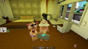 TATİLİMİZ YİNE KÖTÜ GİTTİ?AYŞEM ECE ARI?ARIGİLLER?ROBLOX BROOKHAVEN?RP