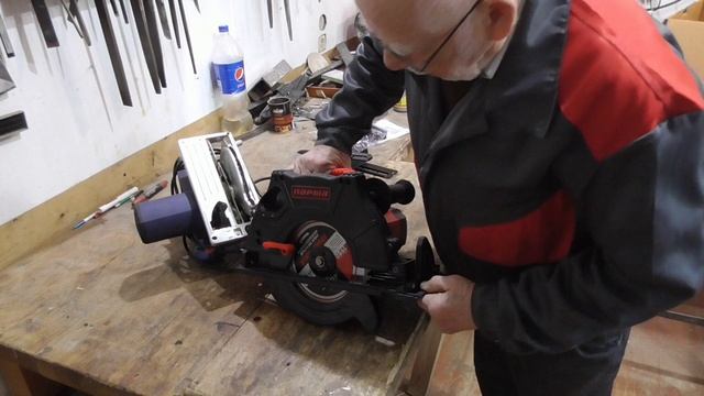 Распаковка и обзор циркулярной пилы Парма 200Д.mp4 смотреть онлайн