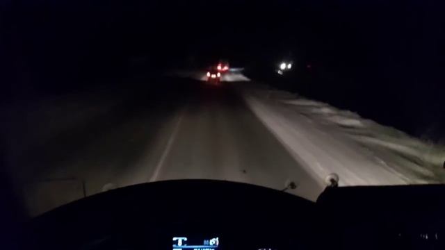 УРАЛ,ЗАВАЛИЛО СНЕГОМ,СИМ, СТОИМ. Гололёд! смотреть онлайн