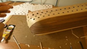 "12 Апостолов" - Чистовая обшивка выше ватерлинии