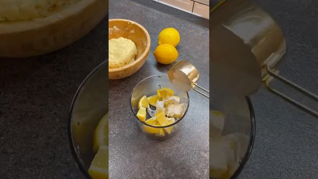 Идеальный десерт к чаю. Лимонный пирог по рецепту мамы. смотреть онлайн