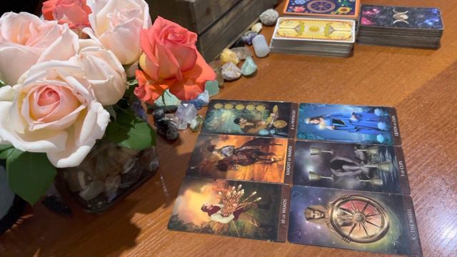 Уйти или остаться? Что будет если уйдёте и что будет если останетесь? смотреть онлайн