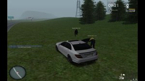 Бегает по полю весело кабанчик