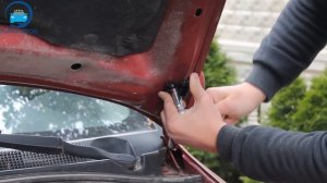 Установка амортизаторов капота на Mitsubishi Lancer 9 / Митцубиши Ланцер 9