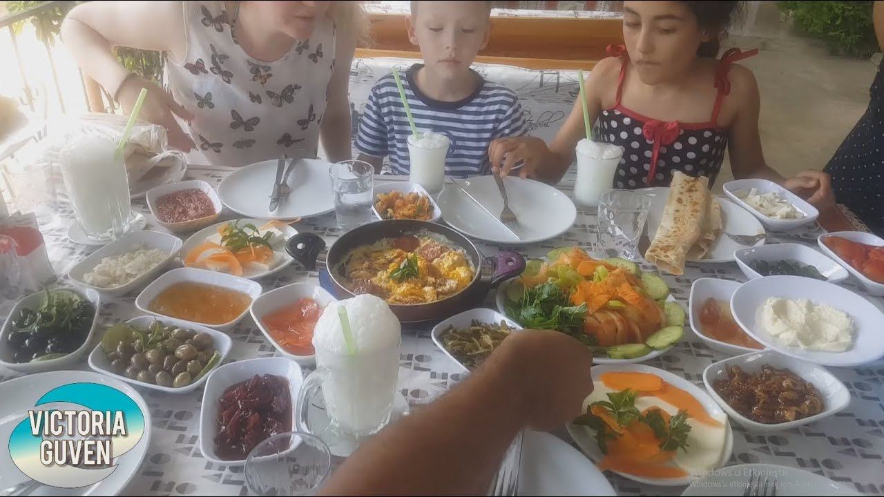 СВЕТА ПРИЕХАЛА. ДЕНЬ 2. ТУРЕЦКИЙ ЗАВТРАК, РЕСТОРАН В КЫЗКАЛЕСИ. РАСПАКОВКА ДЕТСКИХ ПОДАРКОВ