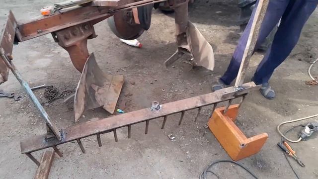 Сделал крутую самоделку для плуга.Гребенка для плуга 2-35 смотреть онлайн